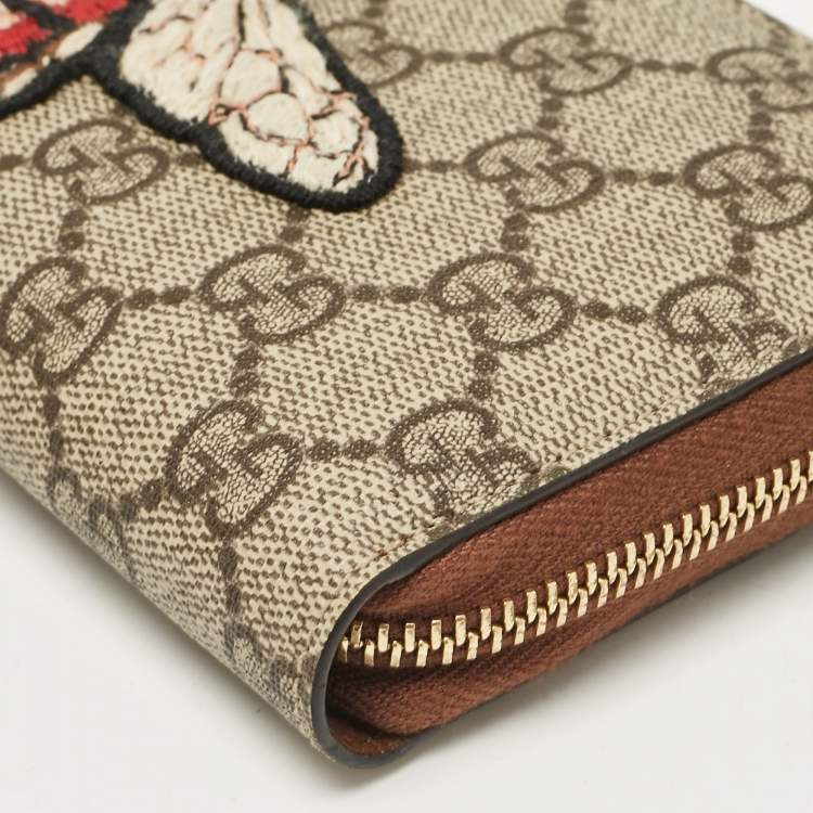 Pre Owned Gucci Beige Bee Printed GG Supreme Canvas Zip Around Continental Wallet