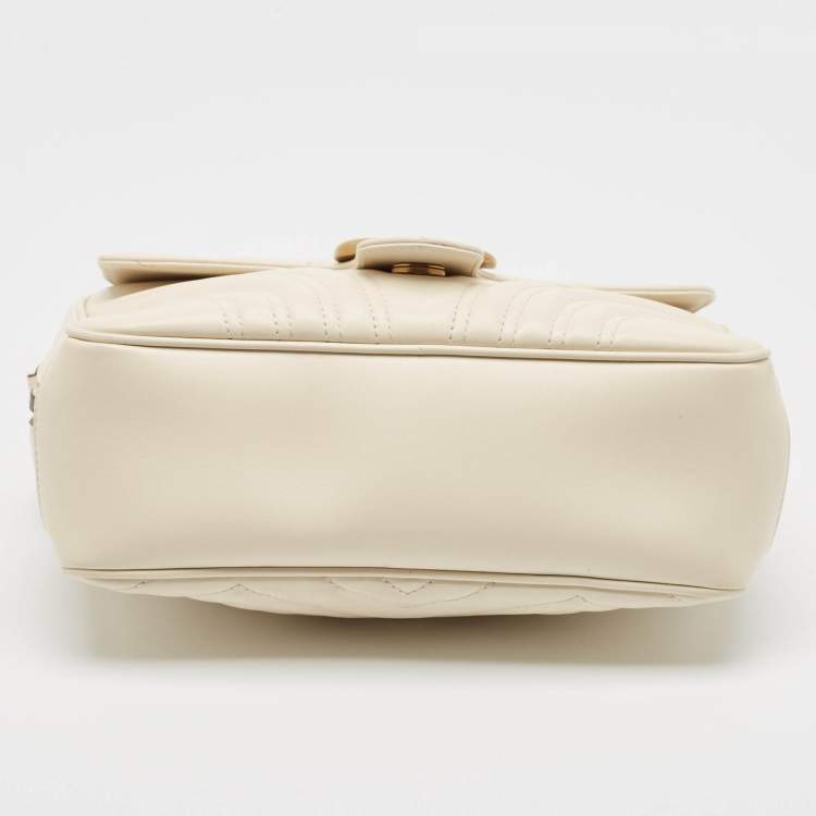 Pre Owned Gucci Off White Matelasse Leather Small Sylvie Top Handle Bag