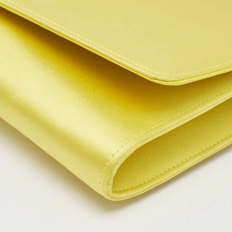 مملوكة مسبقًا Gucci Yellow Satin GG Crystals Broadway Clutch