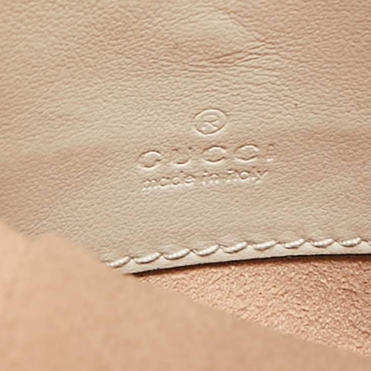Pre Owned Gucci Off White Matelassé Leather Mini GG Marmont Shoulder Bag