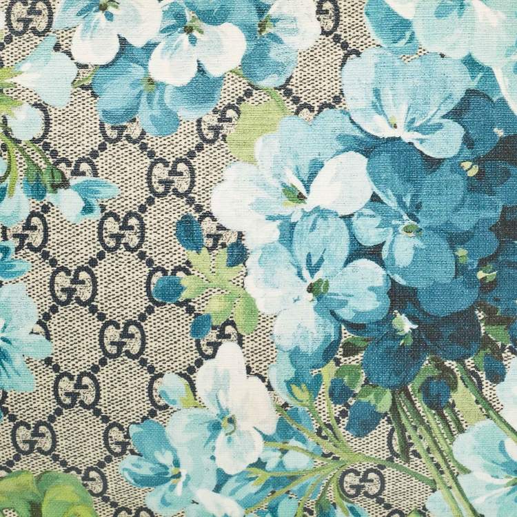 Pre Owned Gucci Blue/Beige GG Supreme Canvas and Leather Blooms Wristlet Pouch