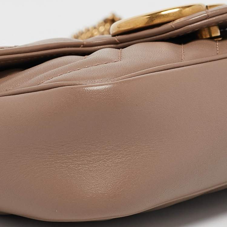 مملوكة مسبقًا Gucci Beige Matelassé Leather Super Mini GG Marmont Shoulder Bag