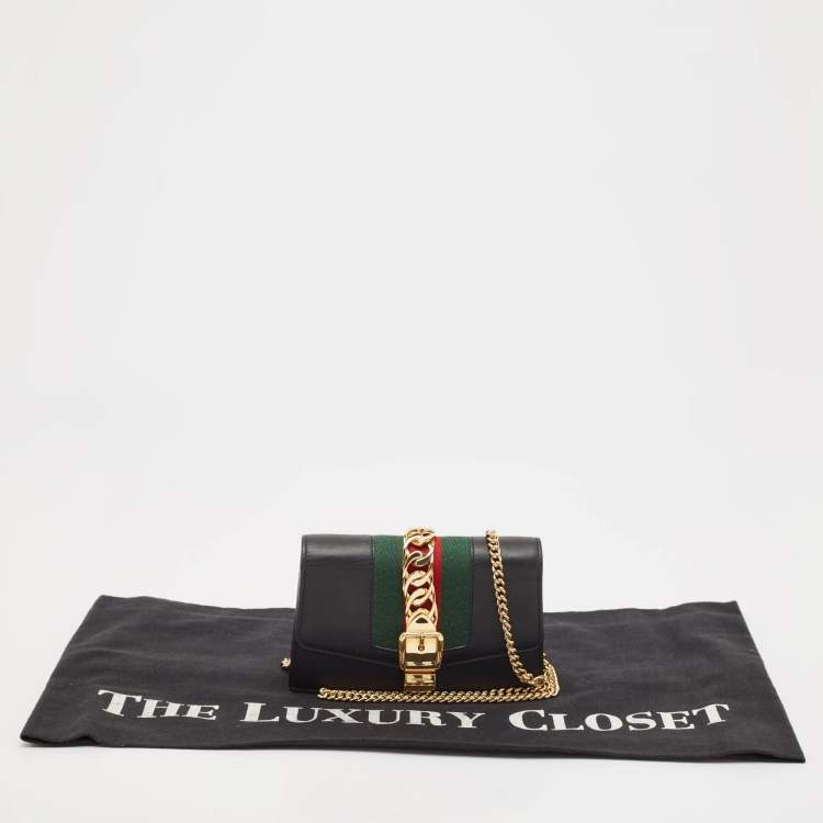 مملوكة مسبقًا Gucci Black Leather Super Mini Sylvie Chain Shoulder Bag