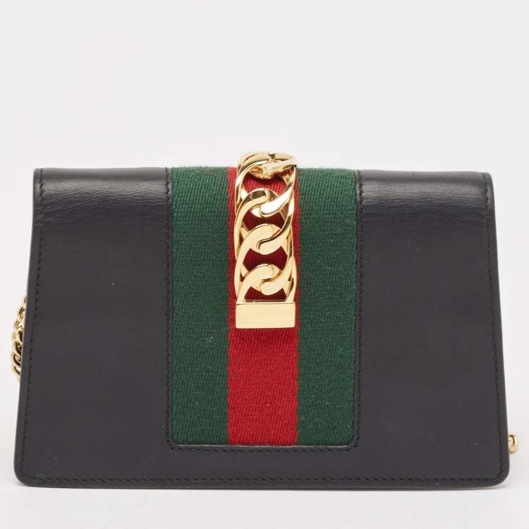 مملوكة مسبقًا Gucci Black Leather Super Mini Sylvie Chain Shoulder Bag