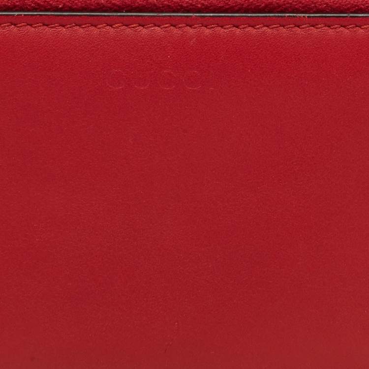 مملوكة مسبقًا Gucci Red Leather Bamboo Zip Around Wallet