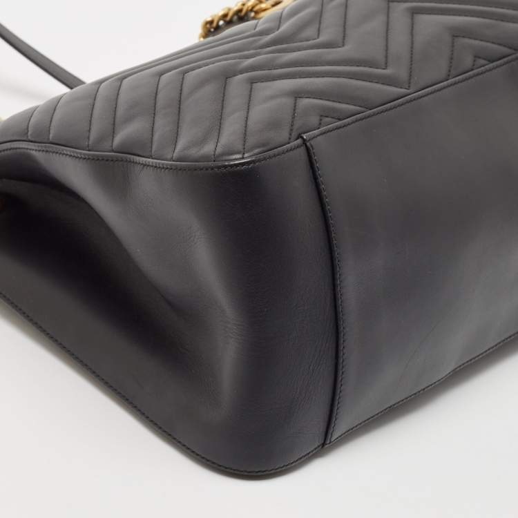 مملوكة مسبقًا Gucci Black Matelassé Leather Medium GG Marmont Tote