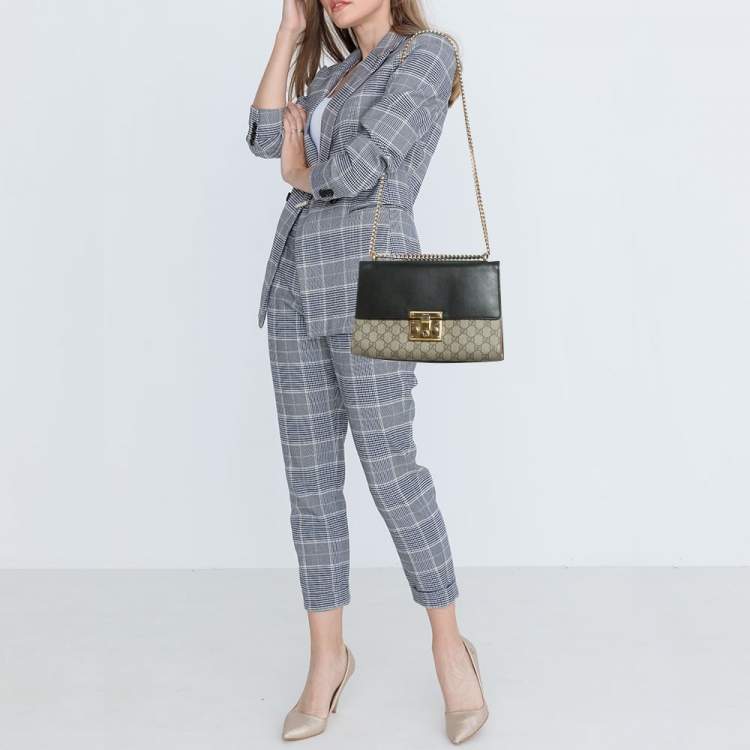 مملوكة مسبقًا Gucci Black/Beige GG Supreme Canvas and Leather Medium Padlock Shoulder Bag