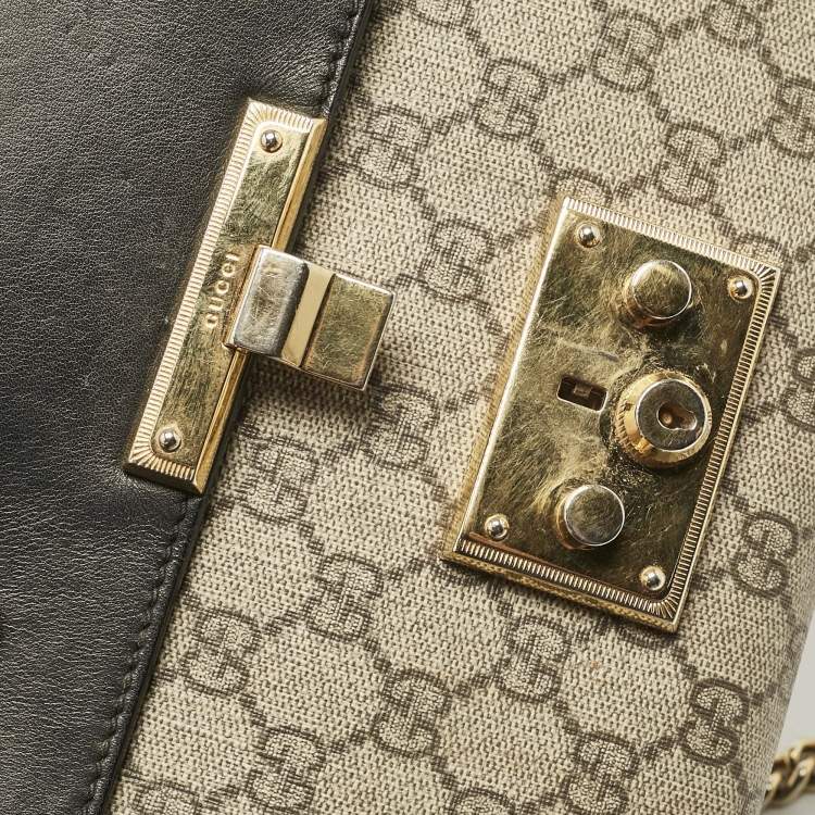 مملوكة مسبقًا Gucci Black/Beige GG Supreme Canvas and Leather Medium Padlock Shoulder Bag