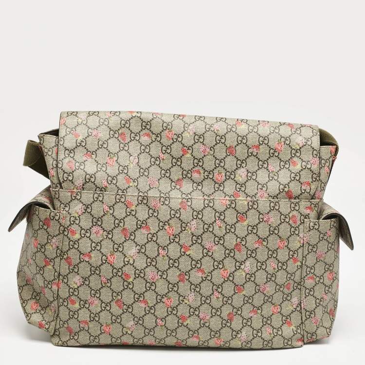Pre Owned Gucci Beige Strawberry Print GG Supreme Canvas Medium Baby Changing Bag