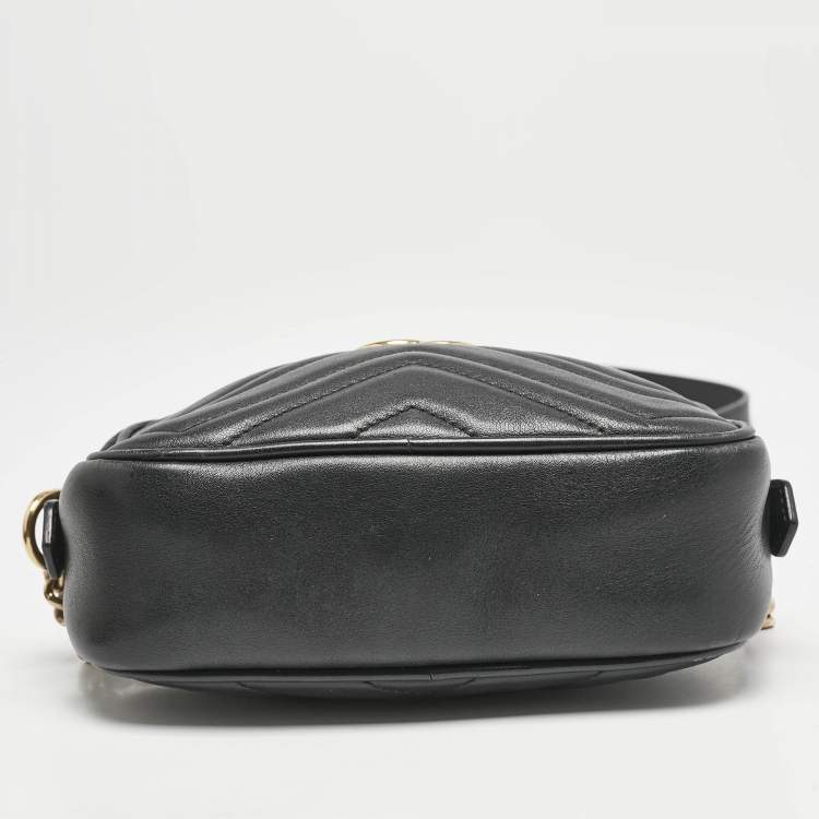 Pre Owned Gucci Black Matelassé Leather Mini GG Marmont Camera Bag