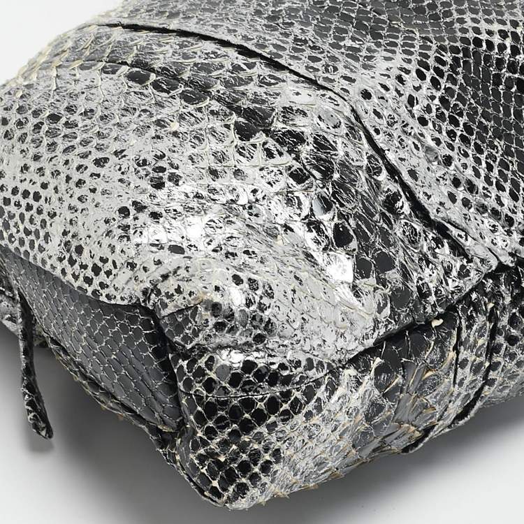 Pre Owned Gucci Silver/black Python Large Hysteria Clutch