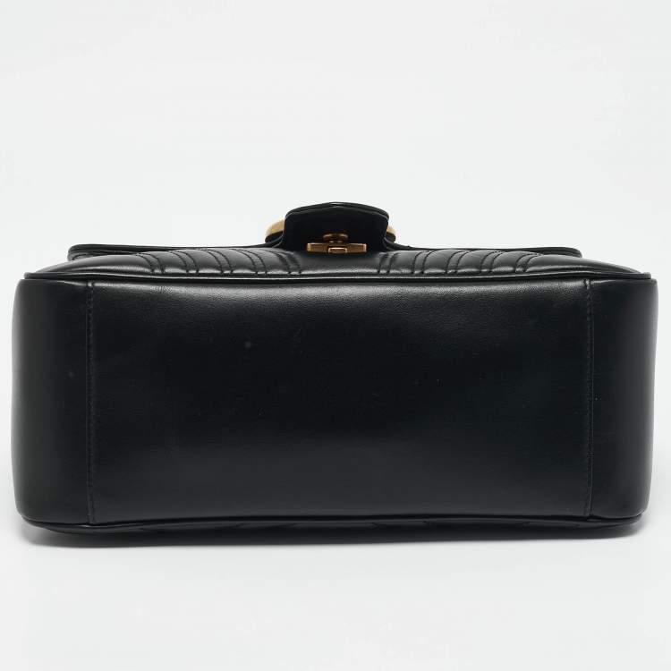 Pre Owned Gucci Black Matelasse Leather Medium GG Marmont Top Handle Bag