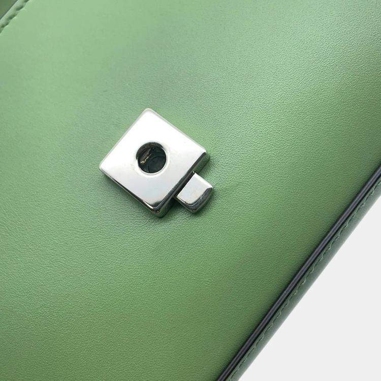 Pre Owned Gucci Petite GG Mini Green Leather Shoulder Bag