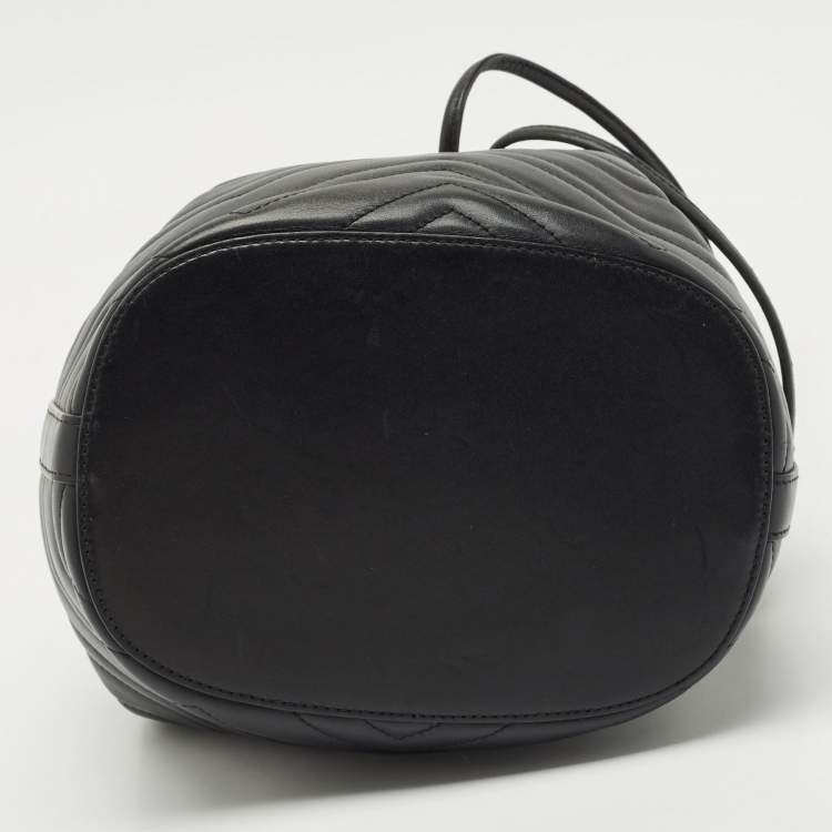 Pre Owned Gucci Black Matelasse Leather GG Marmont Bucket Bag
