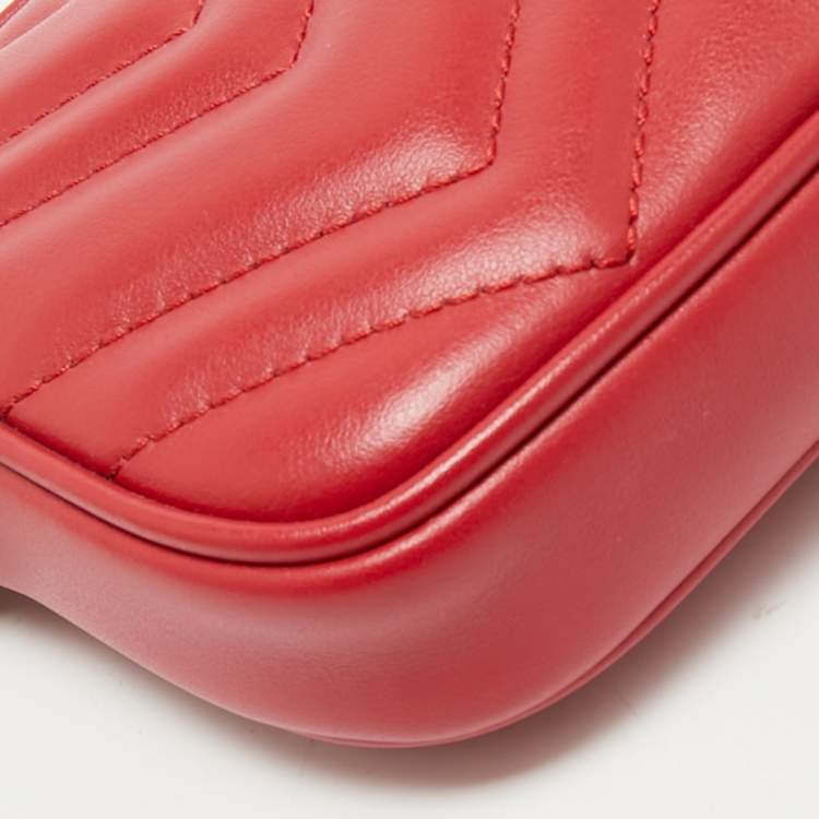 Pre Owned Gucci Red Matelassé Leather GG Marmont Zip Around Wallet On Chain