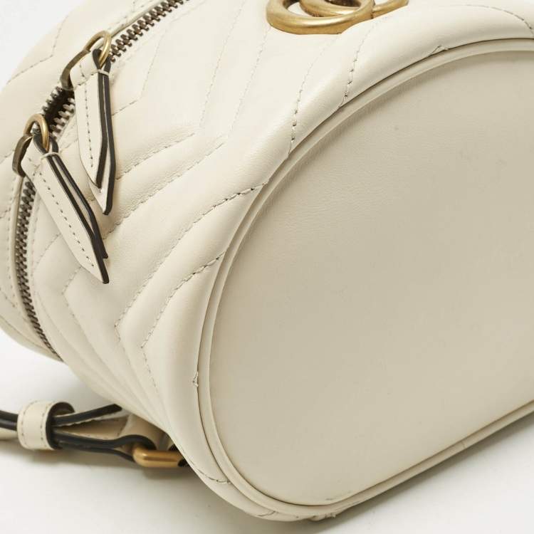 Pre Owned Gucci Off White Matelassé Leather GG Marmont Vanity Case Backpack