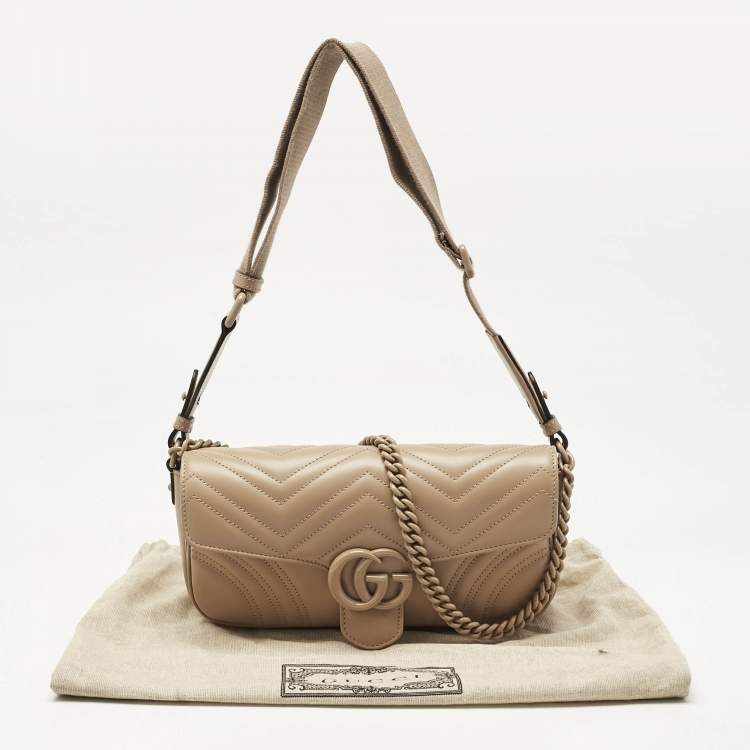 مملوكة مسبقًا Gucci Beige Matelassé Leather Small GG Marmont Shoulder Bag