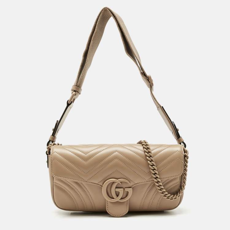 مملوكة مسبقًا Gucci Beige Matelassé Leather Small GG Marmont Shoulder Bag