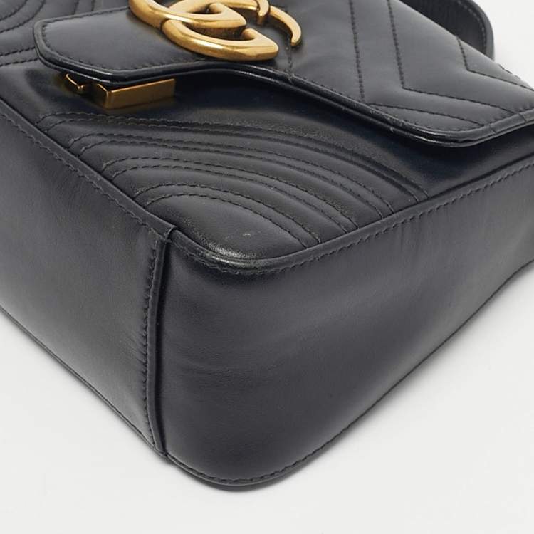 Pre Owned Gucci Black Matelasse Leather Mini GG Marmont Top Handle Bag