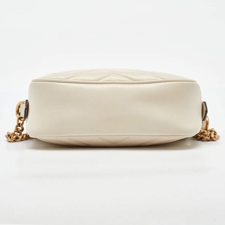 Pre Owned Gucci White Matelassé Leather GG Marmont Mini Camera Bag
