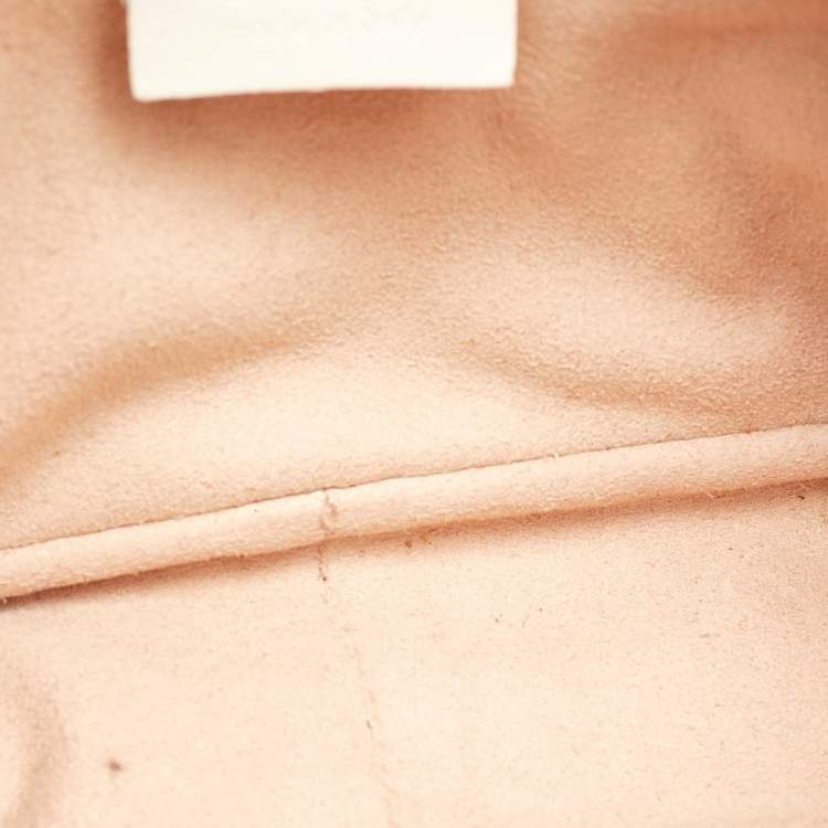 Pre Owned Gucci White Matelassé Leather GG Marmont Mini Camera Bag
