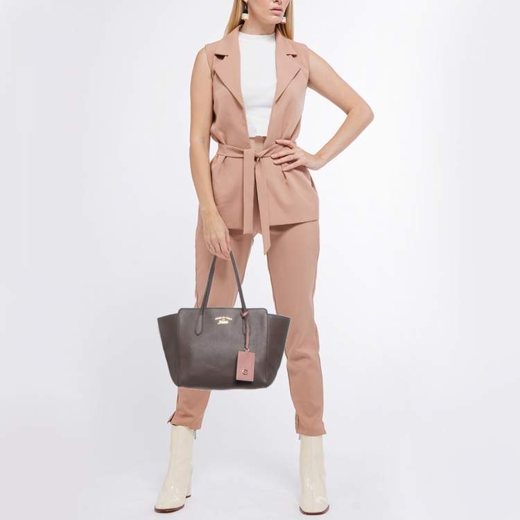 مملوكة مسبقًا Gucci Grey Leather Small Swing Tote