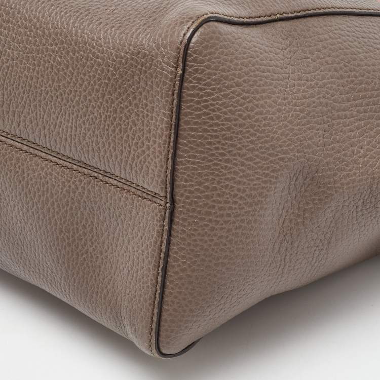 مملوكة مسبقًا Gucci Grey Leather Small Swing Tote