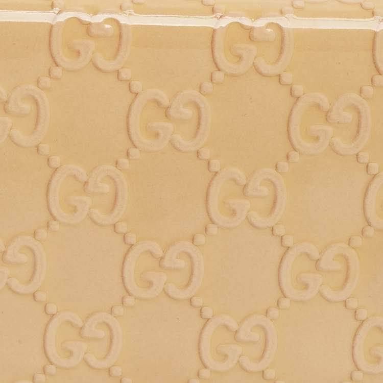 Pre Owned Gucci Cream Guccissima Patent Leather Broadway Clutch