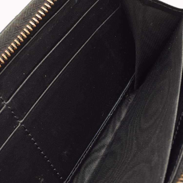 Pre Owned Gucci Black Matelassé Leather GG Marmont Zip Around Wallet