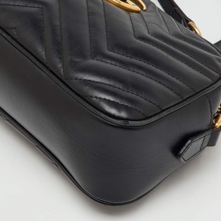 Pre Owned Gucci Black Matelassé Leather Small GG Marmont Camera Bag