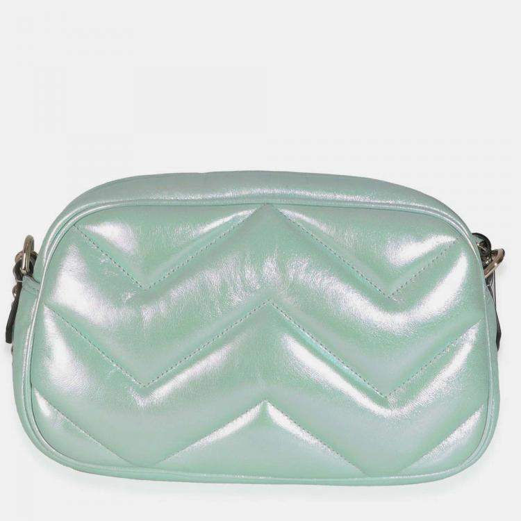 مملوكة مسبقًا Gucci Salvy Green Iridescent Nappa Chevron Matelasse Small GG Marmont Chain Bag