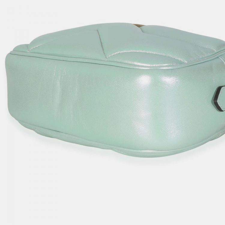 مملوكة مسبقًا Gucci Salvy Green Iridescent Nappa Chevron Matelasse Small GG Marmont Chain Bag