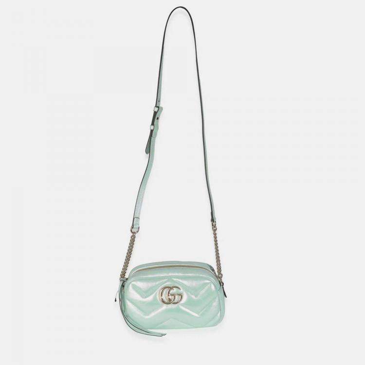 مملوكة مسبقًا Gucci Salvy Green Iridescent Nappa Chevron Matelasse Small GG Marmont Chain Bag