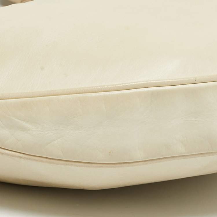 Pre Owned Gucci Off White Leather Small Duchessa Hobo
