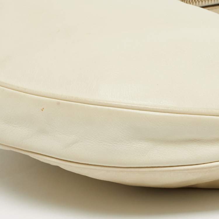 Pre Owned Gucci Off White Leather Small Duchessa Hobo