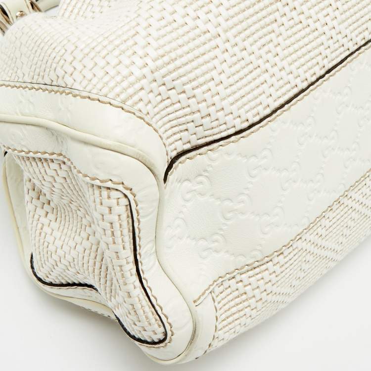 مملوكة مسبقًا حقيبة يد غوتشي سوكي متوسطة من الجلد والقش ديامانت أبيض