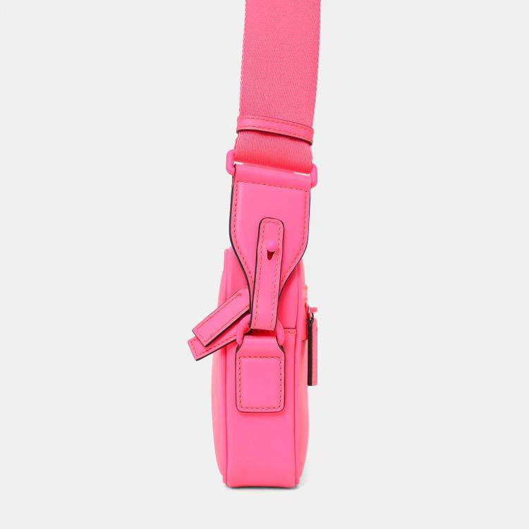 Pre Owned Gucci Neon Pink Rubber-Effect Crossbody Bag