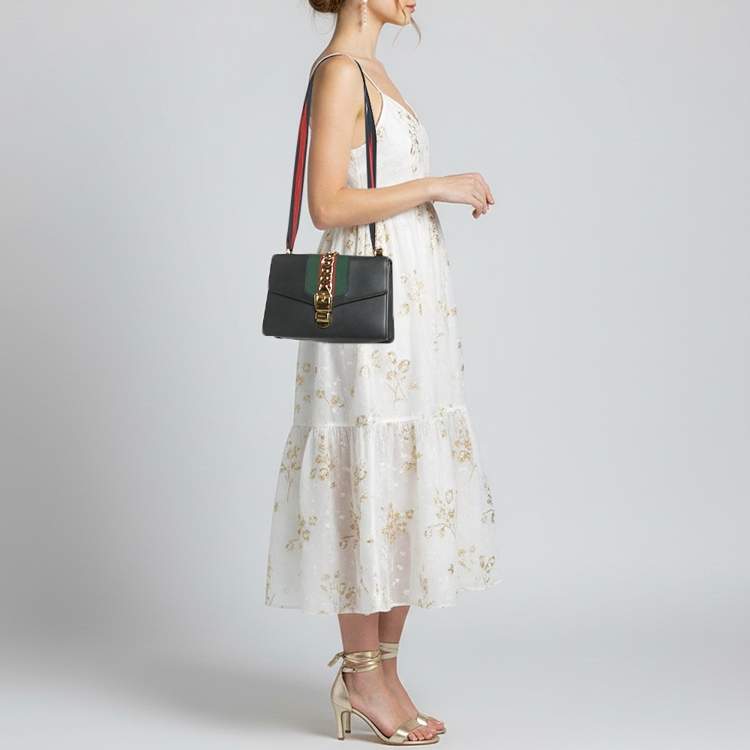 Pre Owned Gucci Sylvie Black Small Leather Shoulder Bag