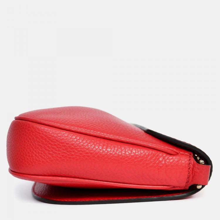 مملوكة مسبقًا Gucci Red Grained Leather Soho Chained Shoulder Bag