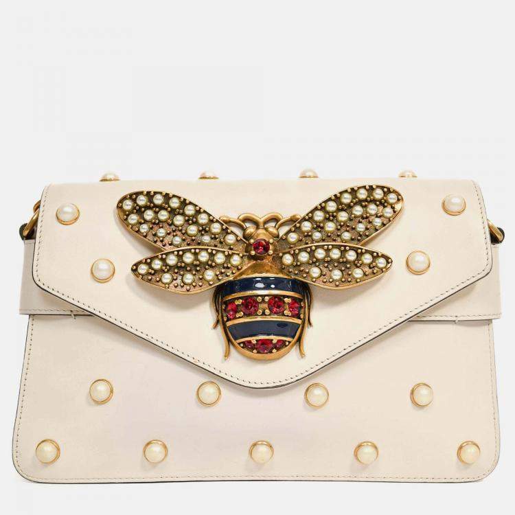 مملوكة مسبقًا Gucci White Leather Pearl Studded Mini Broadway Bee Shoulder Bag with Web Strap