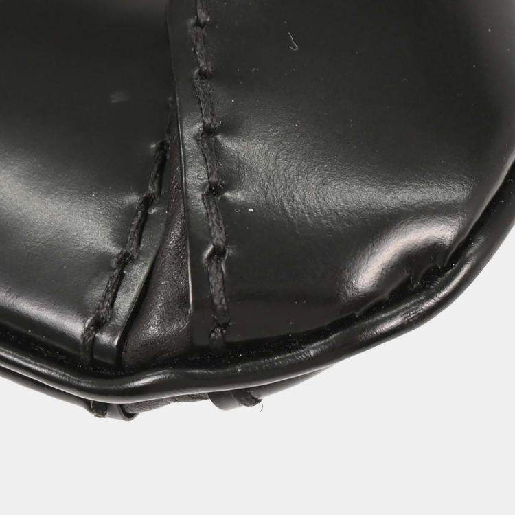 Pre Owned Gucci Queen Chain Black Leather Shoulder Bag