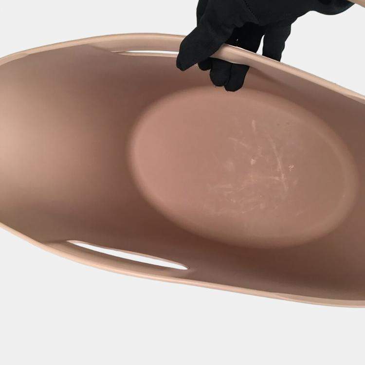 مملوكة مسبقًا Gucci Rubber Oversized Logo Tote