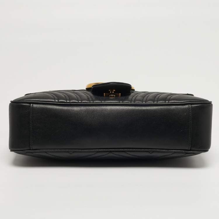 Pre Owned Gucci GG Marmont Medium Black Matelassé Leather Shoulder Bag