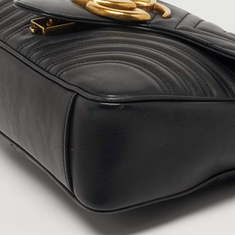 Pre Owned Gucci GG Marmont Medium Black Matelassé Leather Shoulder Bag