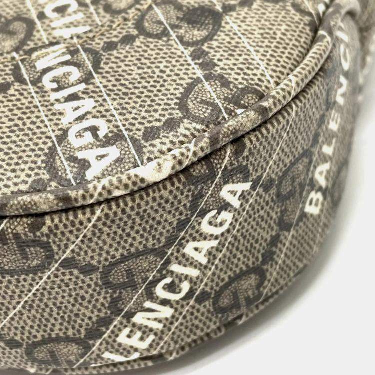 Pre Owned Gucci Balenciaga The Hacker Project Jackie 1961 2-Way Handbag In Gg Supreme Canvas Beige