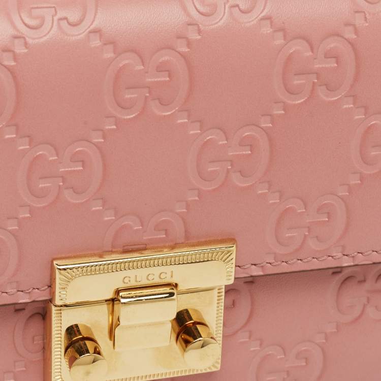 مملوكة مسبقًا Gucci Padlock Pink Guccissima Leather Wallet On Chain