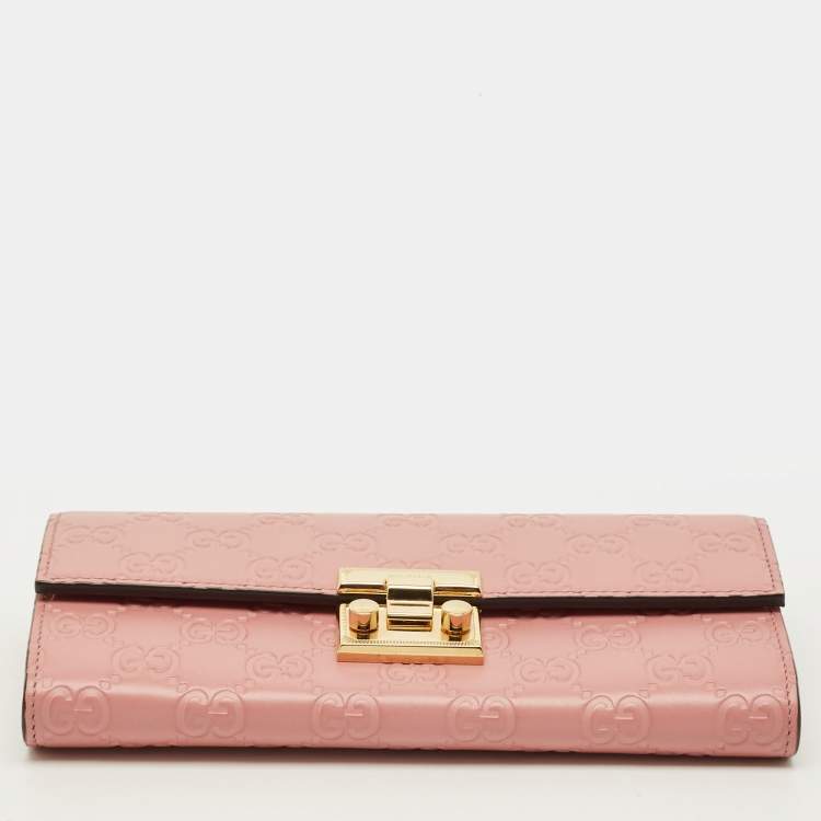 مملوكة مسبقًا Gucci Padlock Pink Guccissima Leather Wallet On Chain