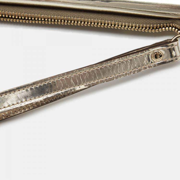 Pre Owned Gucci Light Gold Patent Leather Studded Evening Wristlet