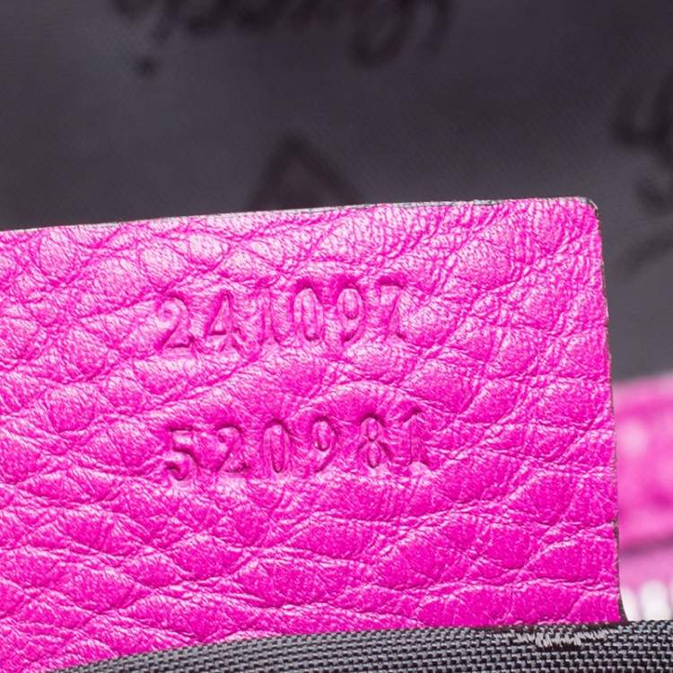 مملوكة مسبقًا Gucci Magenta Guccissima Neoprene and Leather Medium Techno Tag Boston Bag