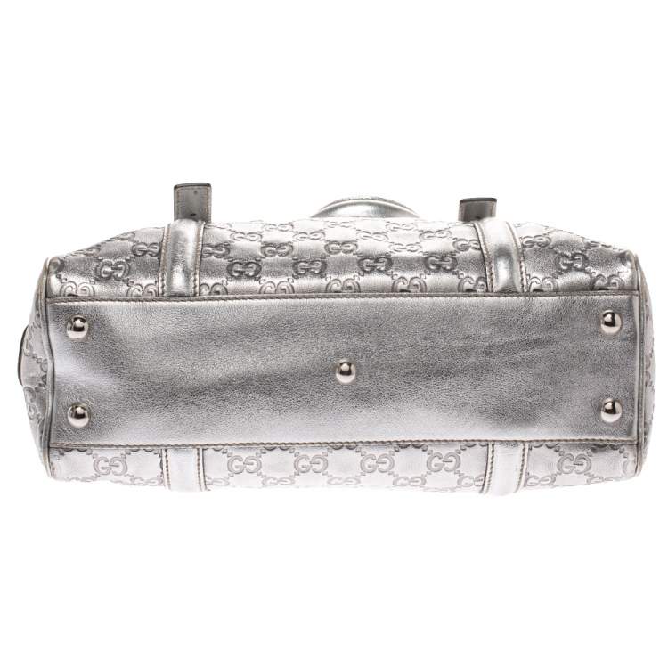 مملوكة مسبقًا Gucci Metallic Silver Guccissima Leather Britt Boston Bag